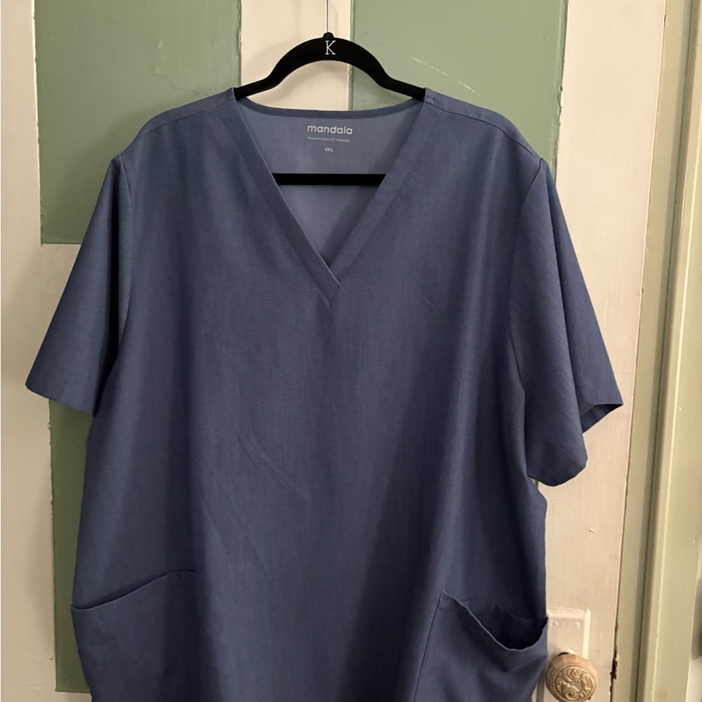 Mandala scrub set color heather denim (top 4x, bottom p3x)